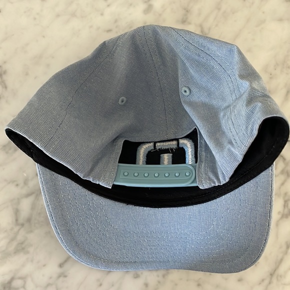 Men’s Travis Mathew snap back hat. - Picture 2 of 3